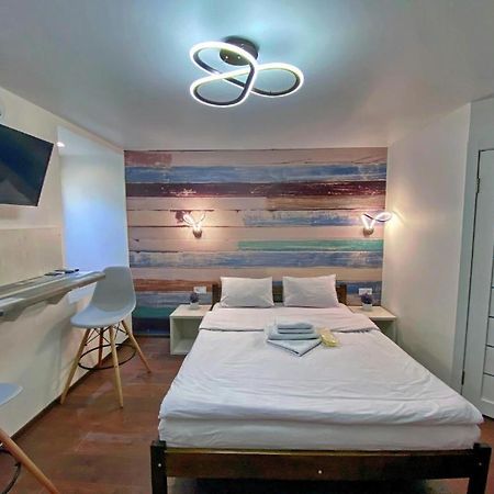 Apartments On Chaykovskogo 16 Odessa Ngoại thất bức ảnh